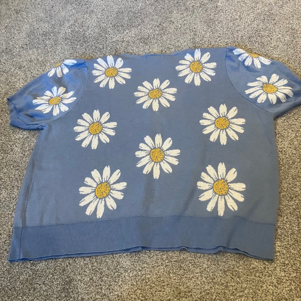 Belle by Belldini Women 3X Blue Daisy Floral Puff Short Sleeve Cardigan Sweater - Picture 2 of 10